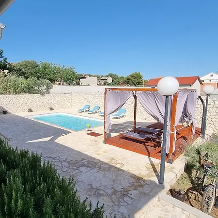 House Da & Do * 파코스탄